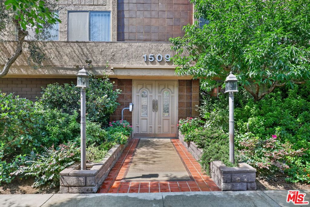 1509 Greenfield Avenue 207 Property Photo 49