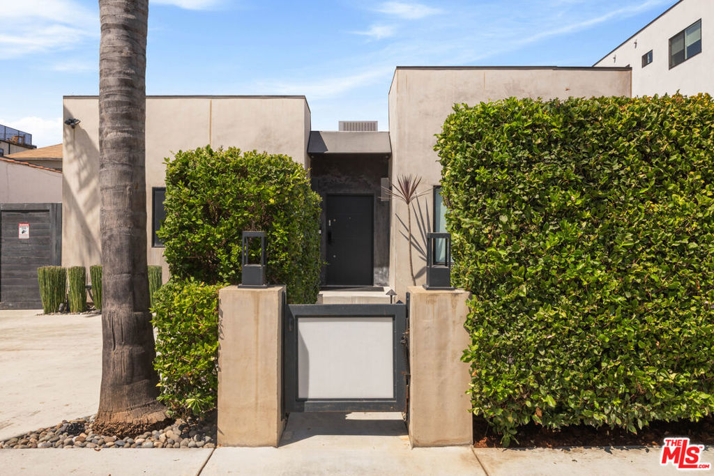 845 N Las Palmas Avenue Property Photo 2