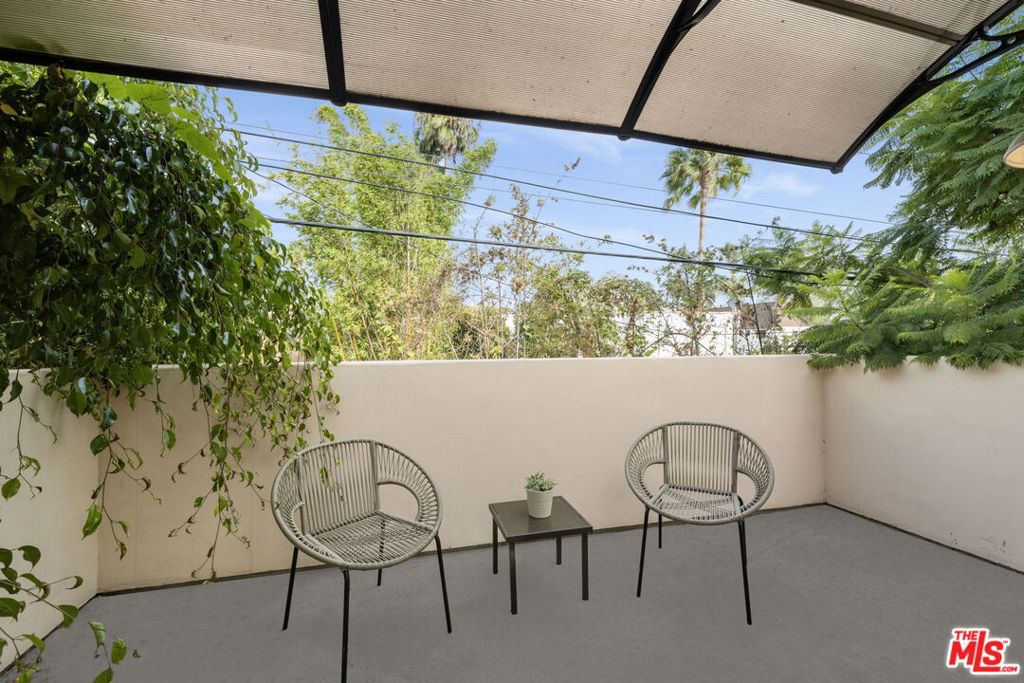 1116 -1118 S Highland Avenue Property Photo 48