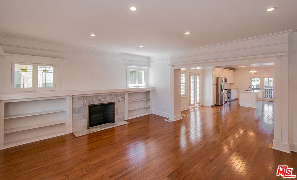 4530 W Washington Boulevard Property Photo 8