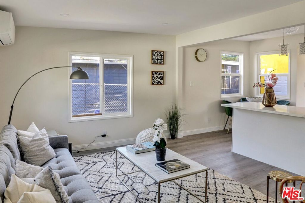 624 W Beach Avenue Property Photo 14
