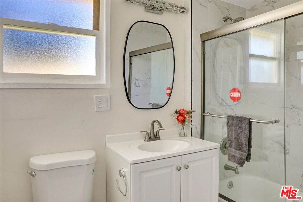 624 W Beach Avenue Property Photo 30