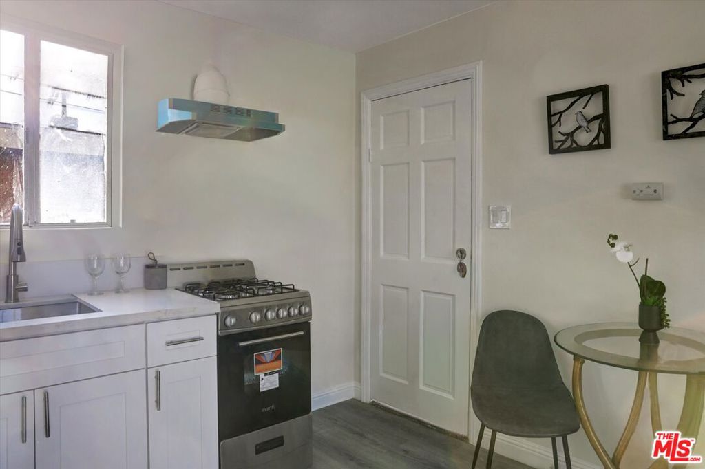 624 W Beach Avenue Property Photo 34