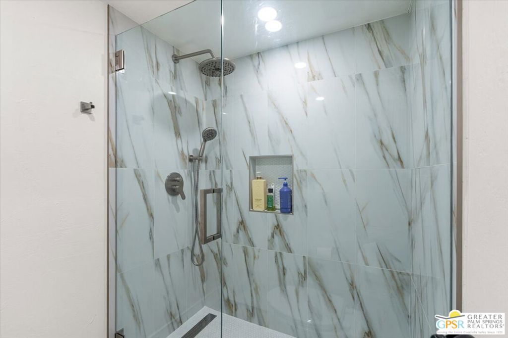 1050 E Ramon Road 34 Property Photo 16