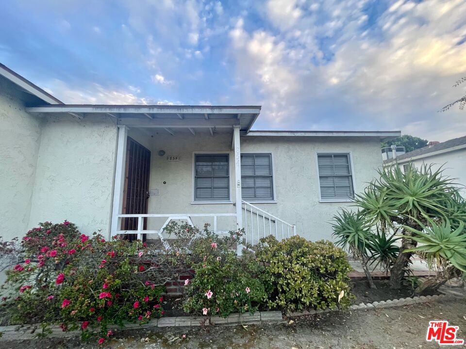 854 Rose Avenue Property Photo 1