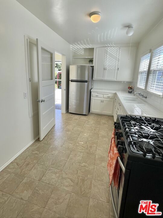 854 Rose Avenue Property Photo 4