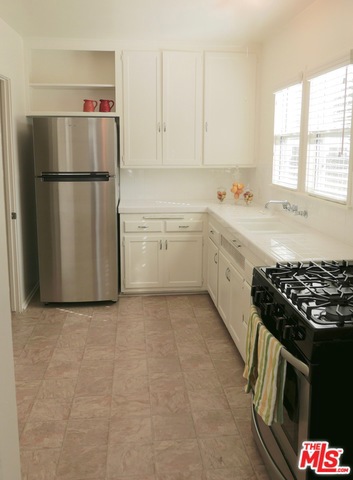 854 Rose Avenue Property Photo 5