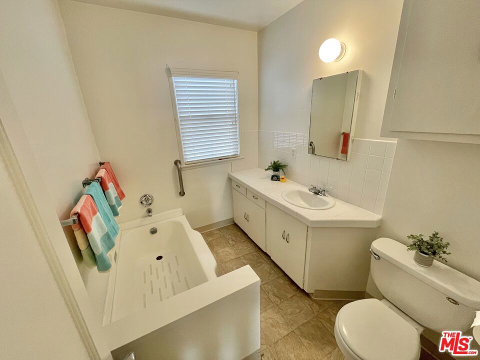 854 Rose Avenue Property Photo 12