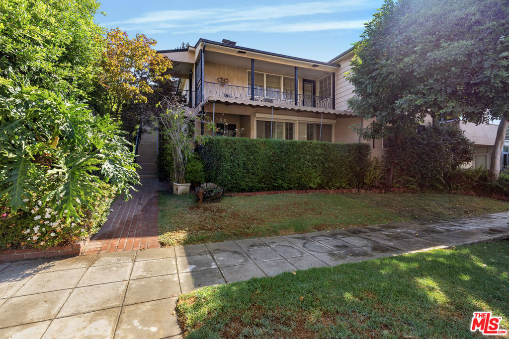11737 Bellagio Road Property Photo 3