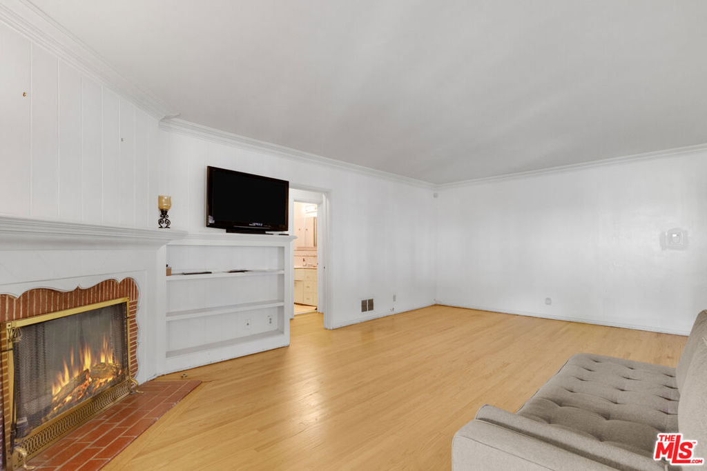 11737 Bellagio Road Property Photo 14