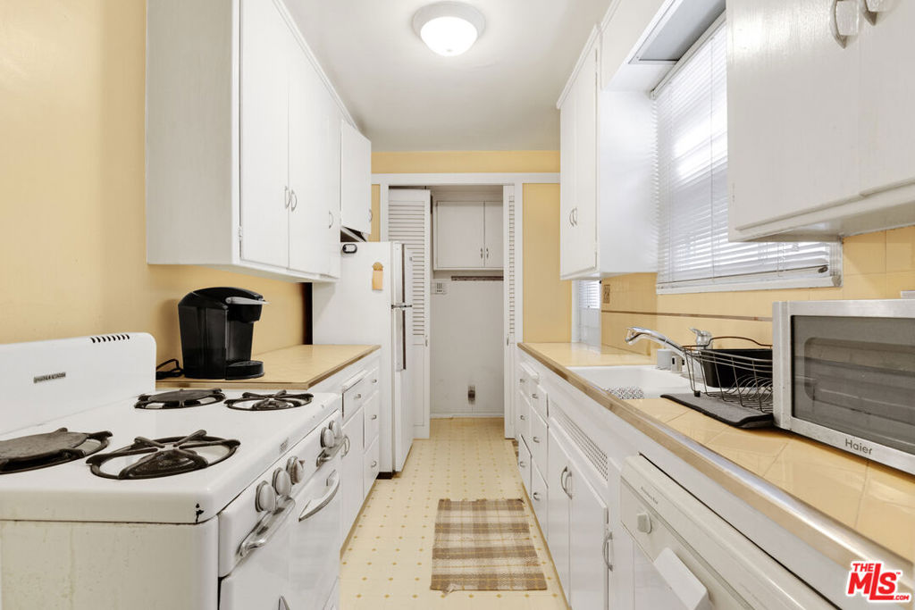 11737 Bellagio Road Property Photo 17