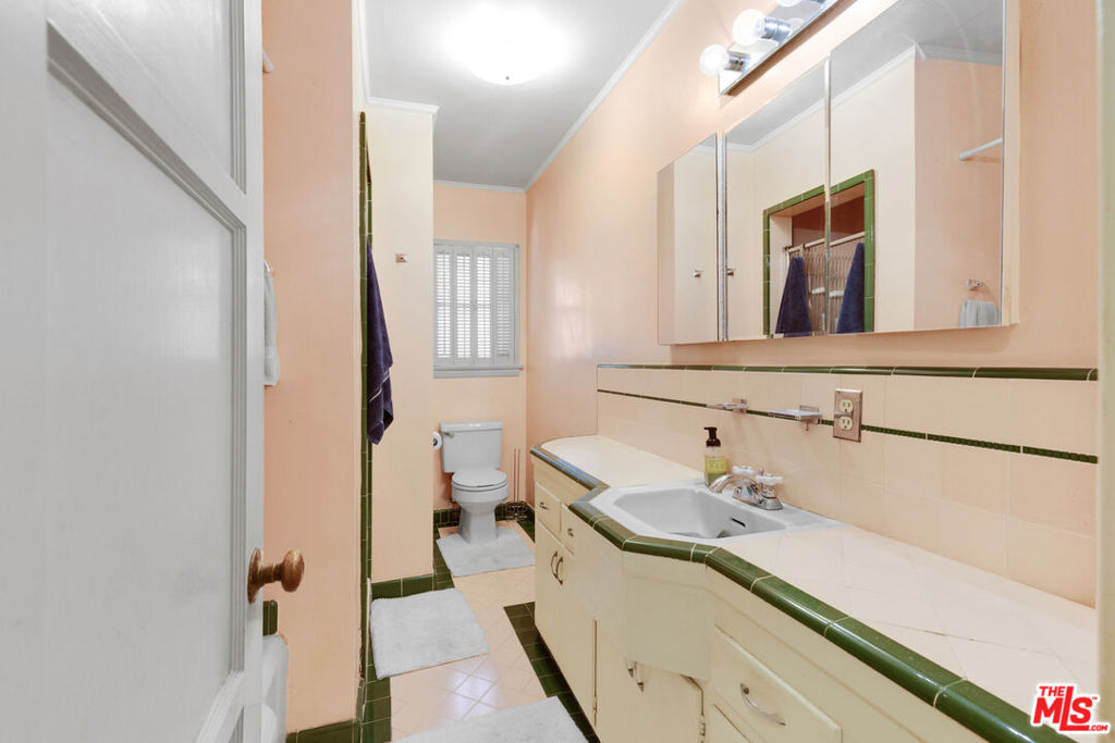 11737 Bellagio Road Property Photo 20