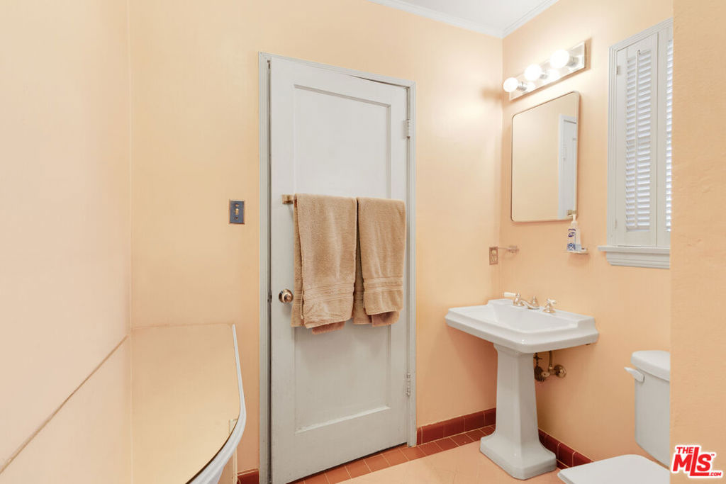 11737 Bellagio Road Property Photo 22