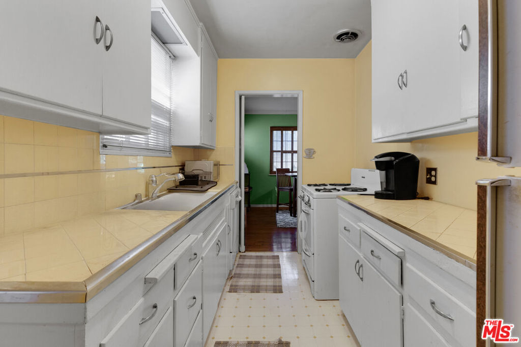 11737 Bellagio Road Property Photo 25