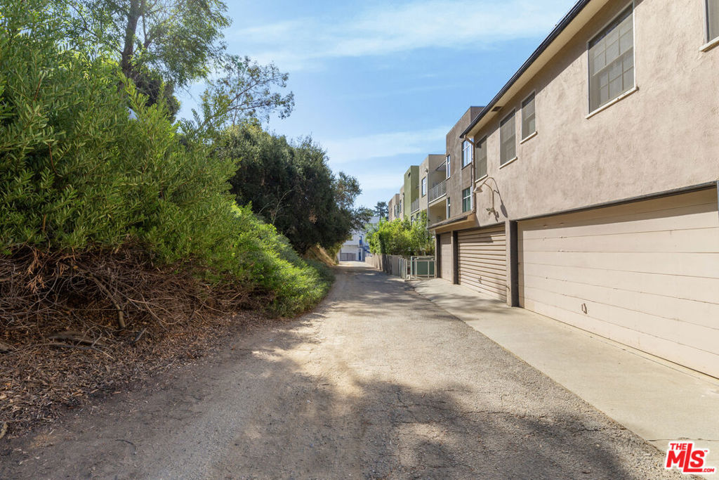 11737 Bellagio Road Property Photo 29