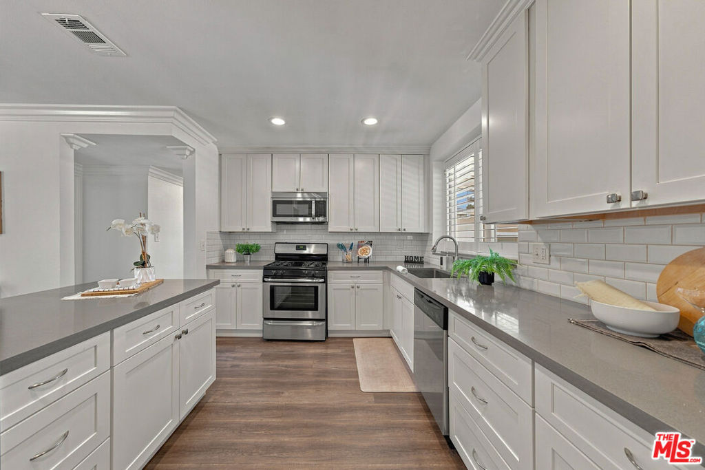 14850 Anola Street Property Photo 7