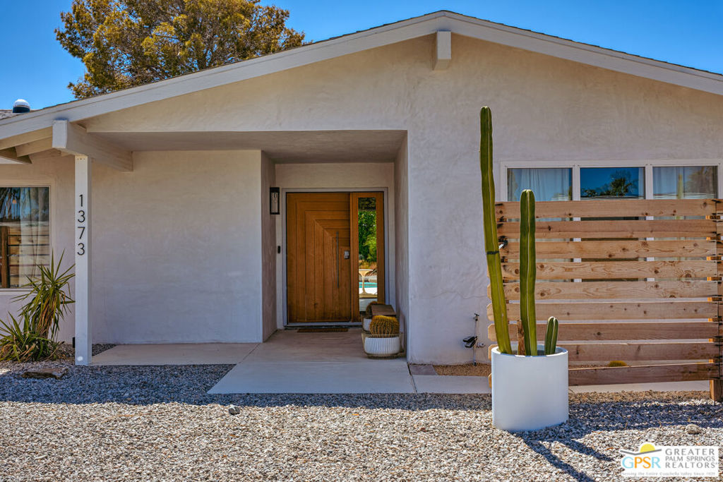 1373 E Madero Circle Property Photo 6