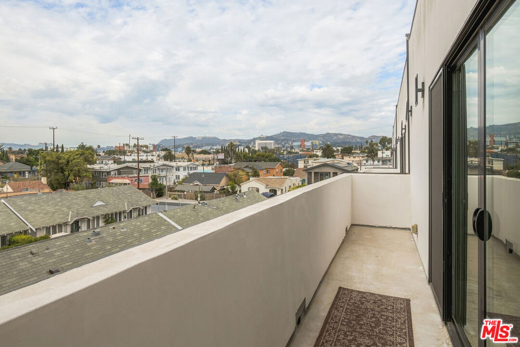 4136 3/4 Normal Avenue Property Photo 3