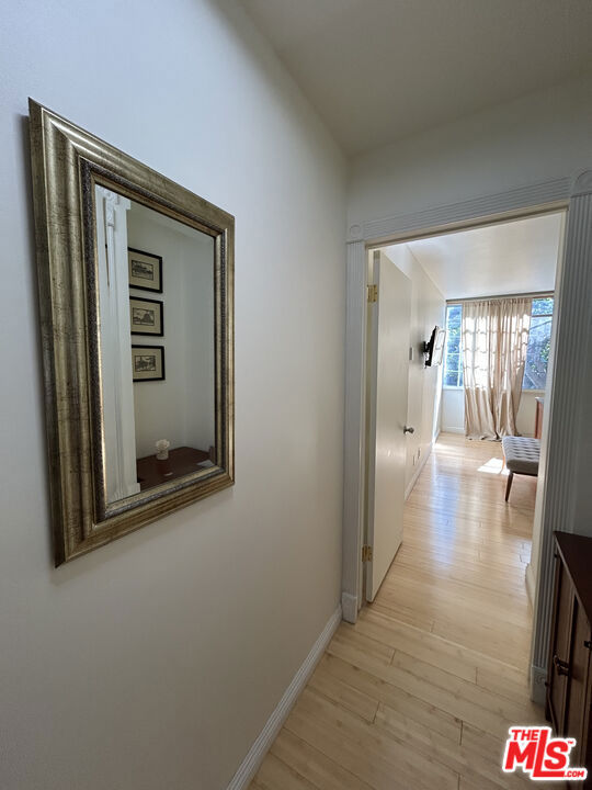117 S Doheny Drive 206 Property Photo 8