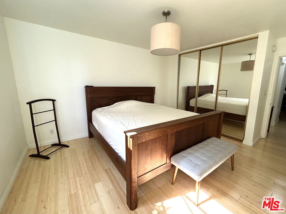 117 S Doheny Drive 206 Property Photo 13