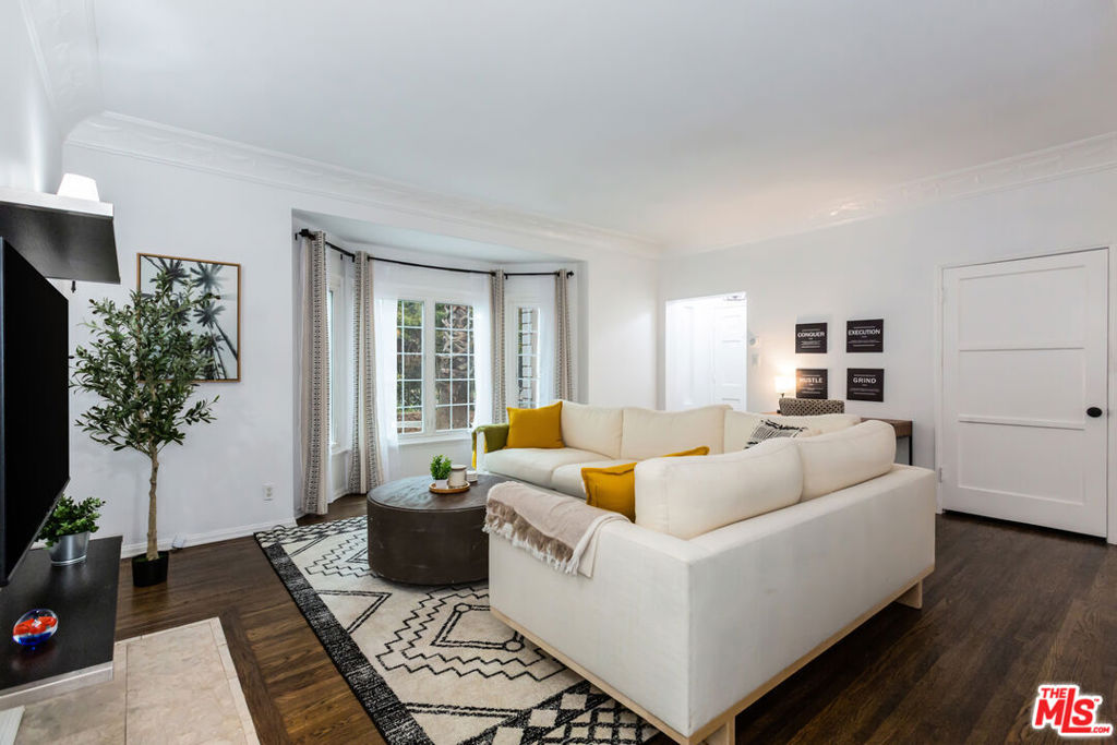8022 Hollywood Boulevard Property Photo 1