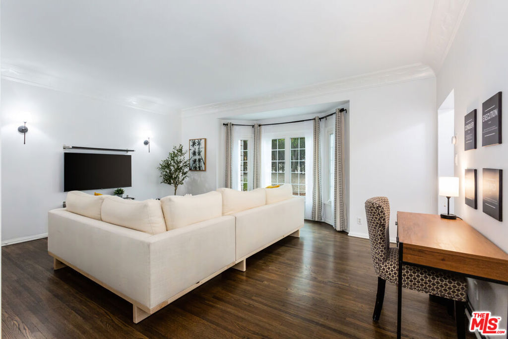 8022 Hollywood Boulevard Property Photo 1
