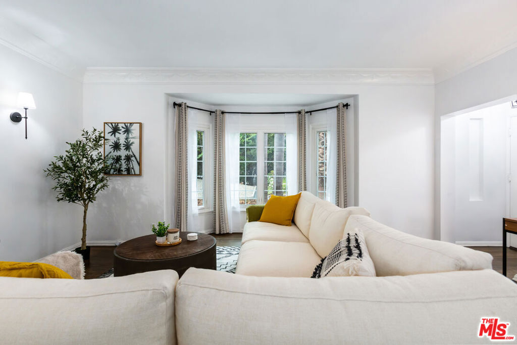 8022 Hollywood Boulevard Property Photo 8