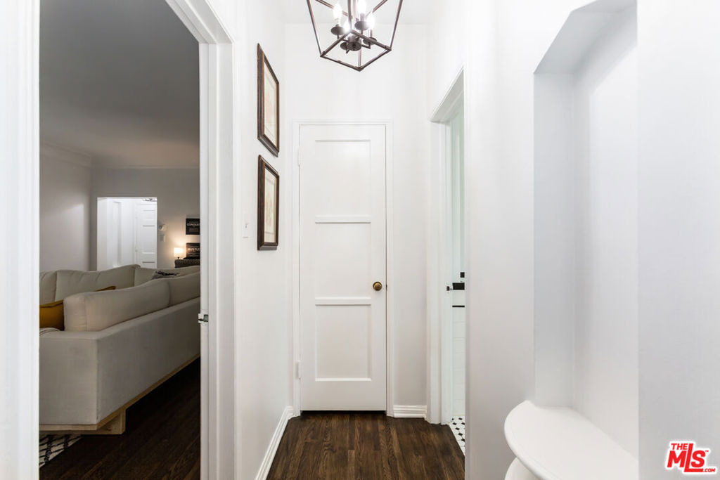 8022 Hollywood Boulevard Property Photo 14