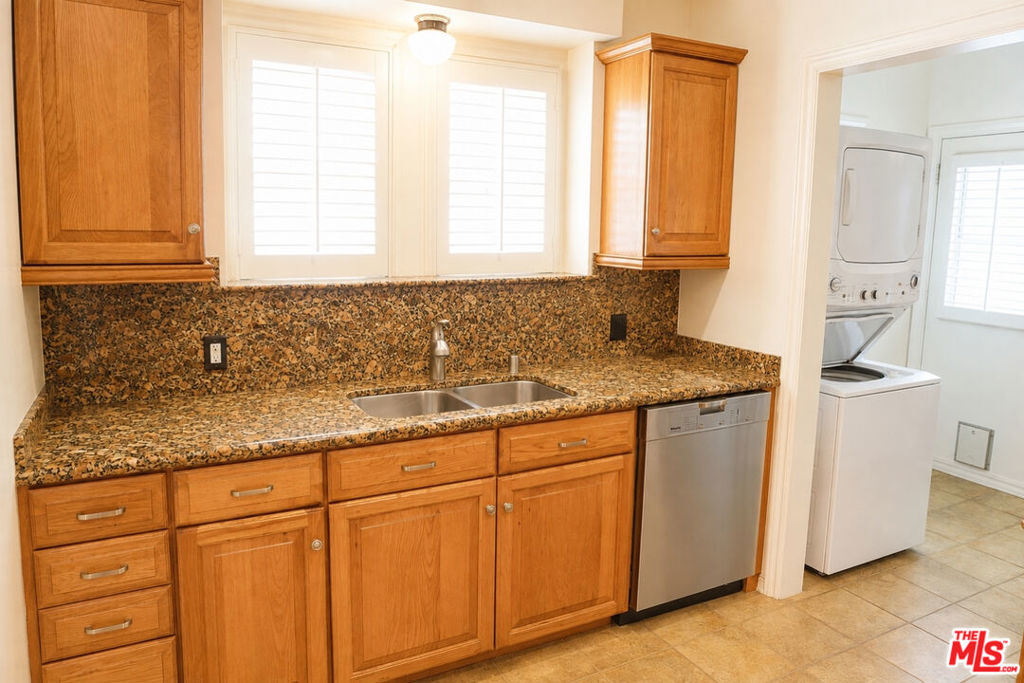 9935 Durant Drive Property Photo 10