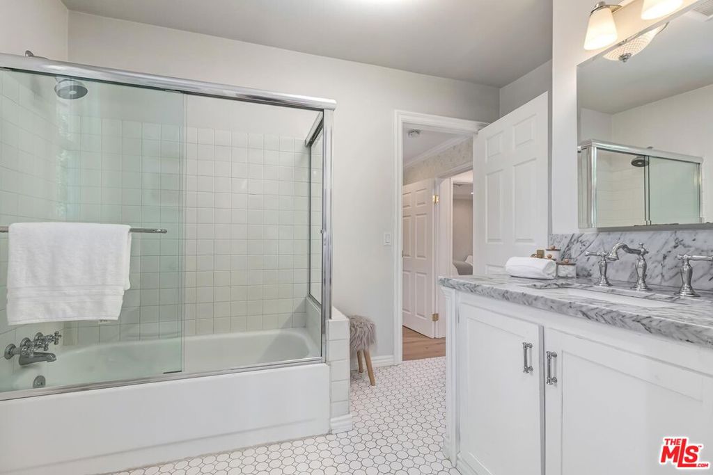 4045 Davana Road Property Photo 23