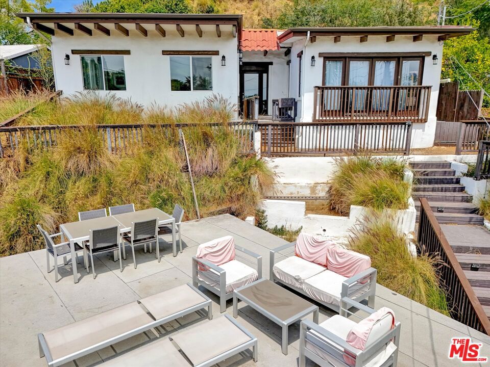 2007 Barcelona Drive Property Photo 1