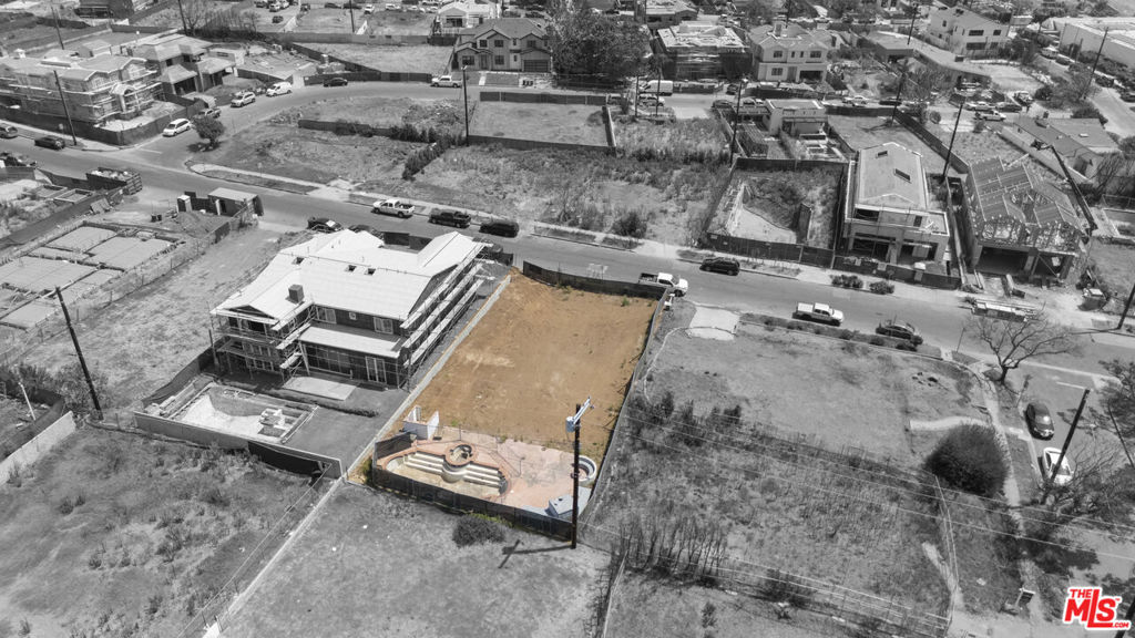 1115 Via De La Paz Property Photo 4