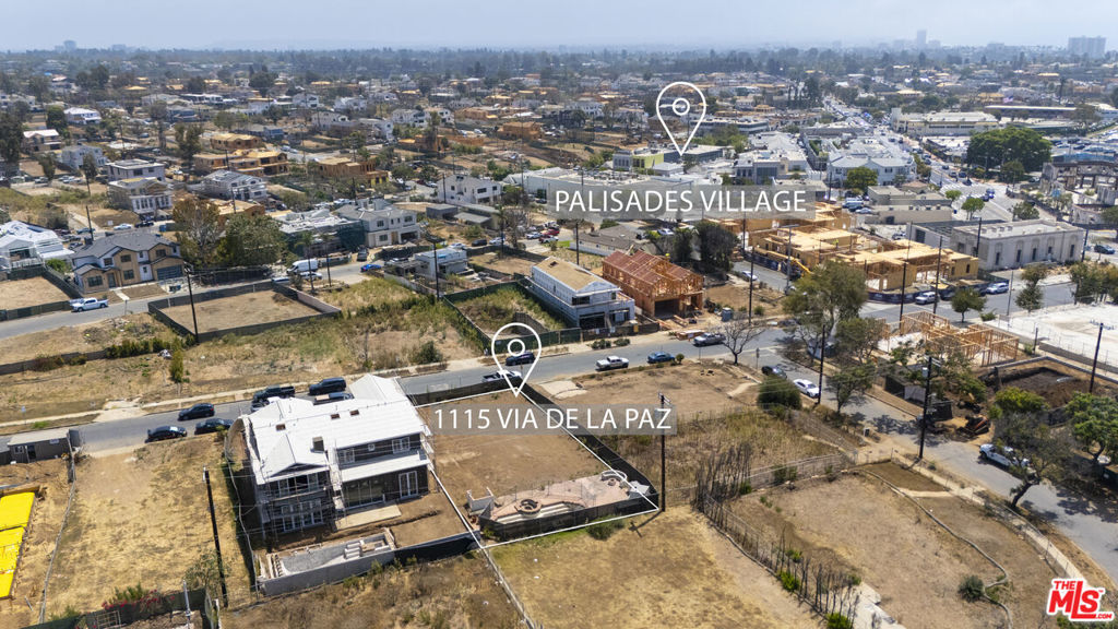 1115 Via De La Paz Property Photo 10