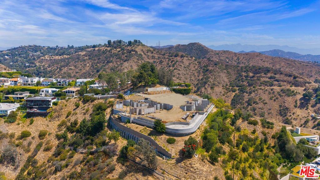 1 Electra Court Property Photo 8
