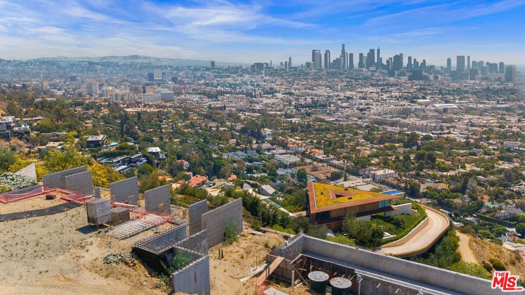 1 Electra Court Property Photo 9