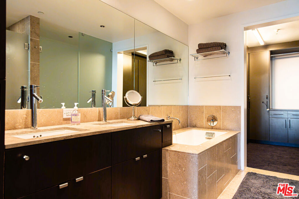 6250 Hollywood Boulevard 6g Property Photo 16