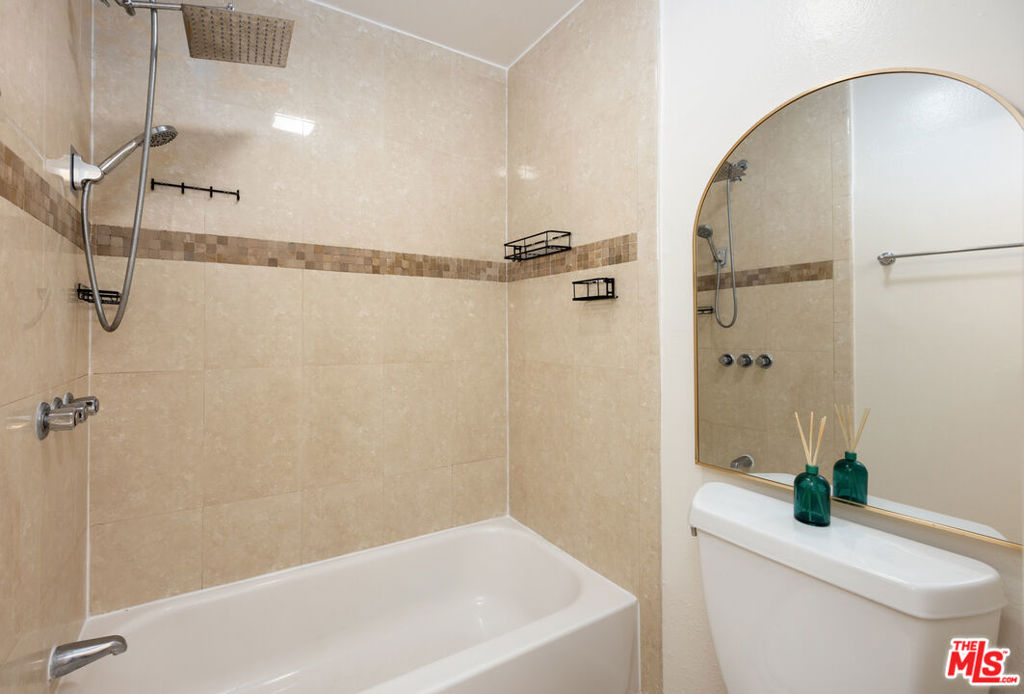 6050 Canterbury Drive F108 Property Photo 14
