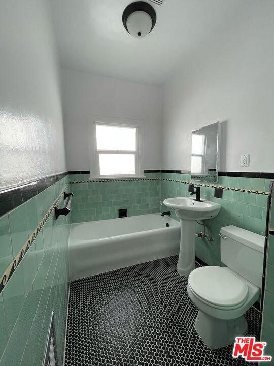2600 Michigan Avenue Property Photo 39