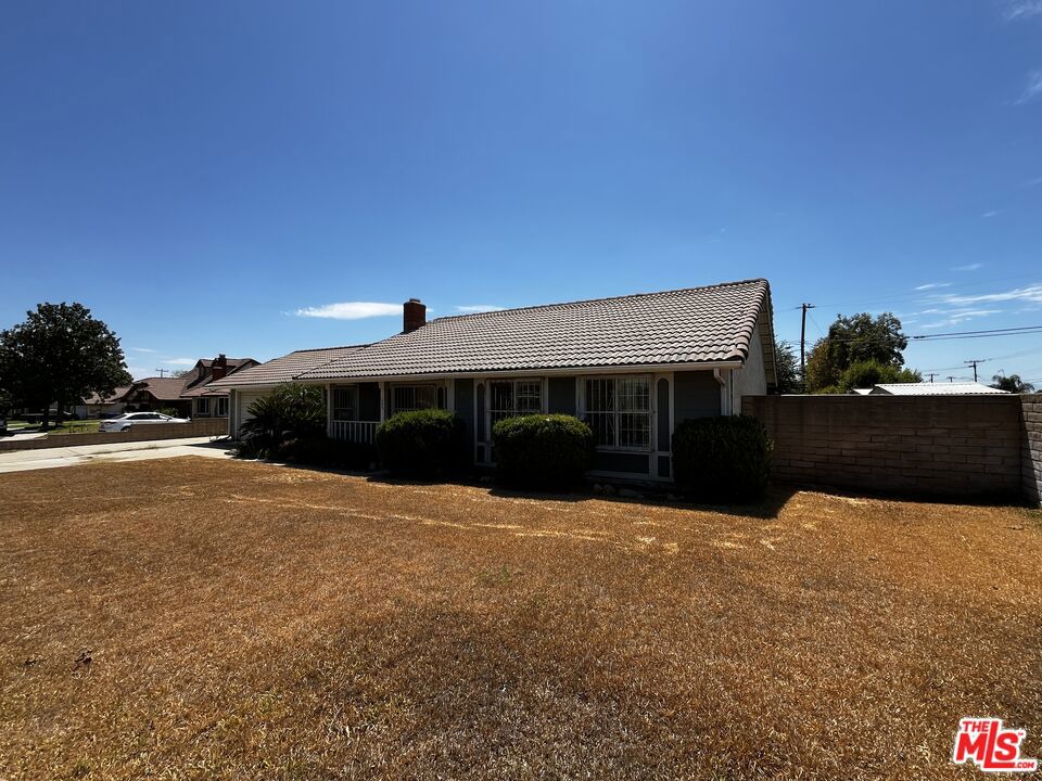 689 W Norwood Street Property Photo 2