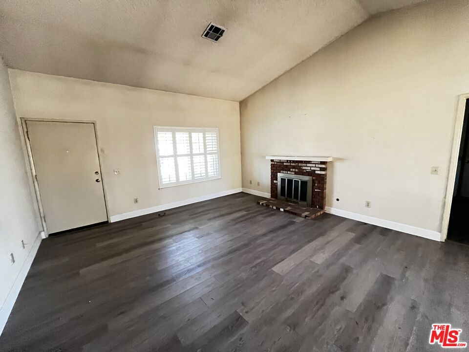 689 W Norwood Street Property Photo 5
