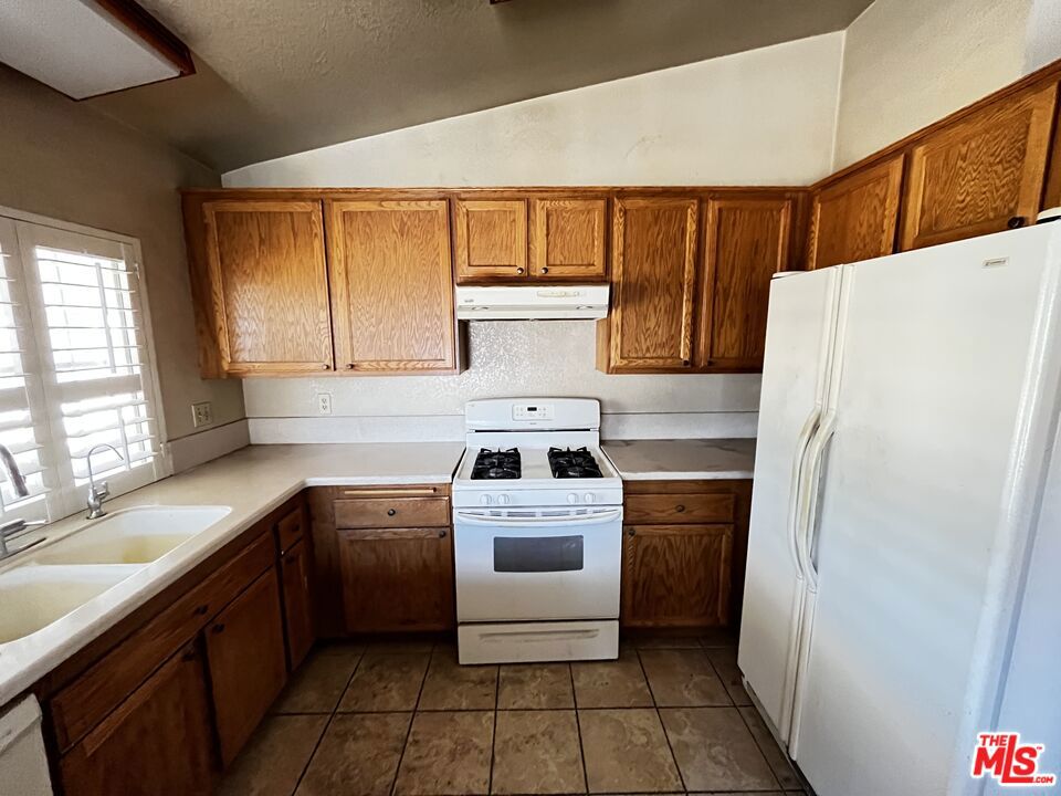 689 W Norwood Street Property Photo 9