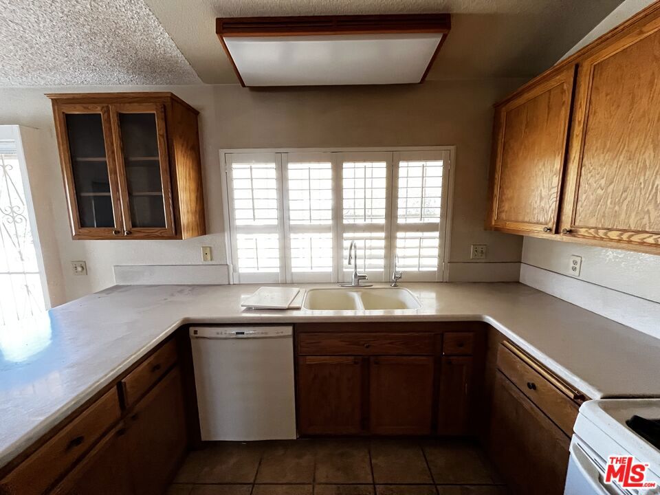 689 W Norwood Street Property Photo 10