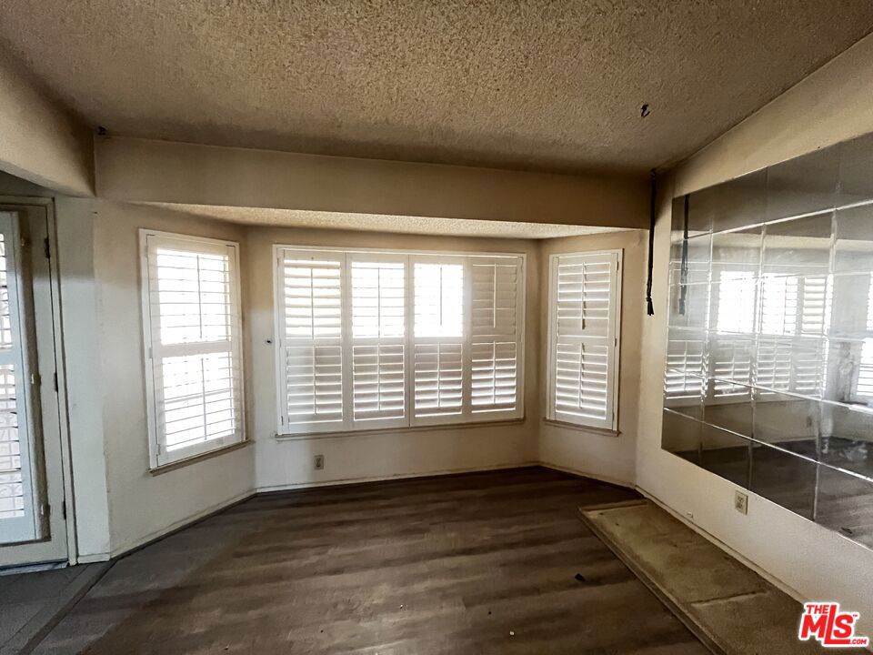 689 W Norwood Street Property Photo 18