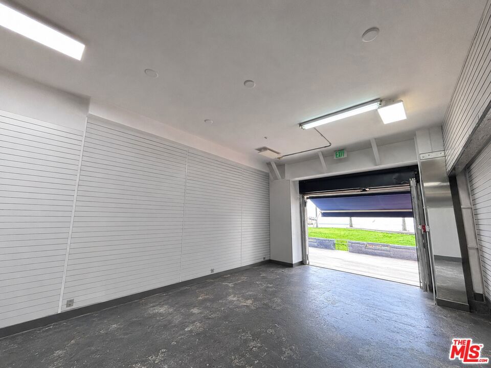 8 Brooks Avenue B Property Photo 3