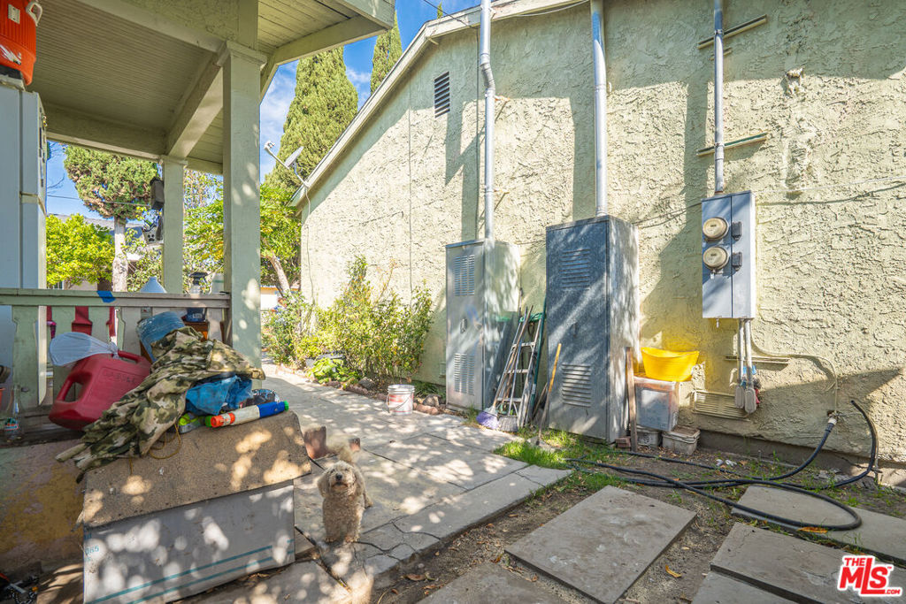 606 W 78th Street Property Photo 7