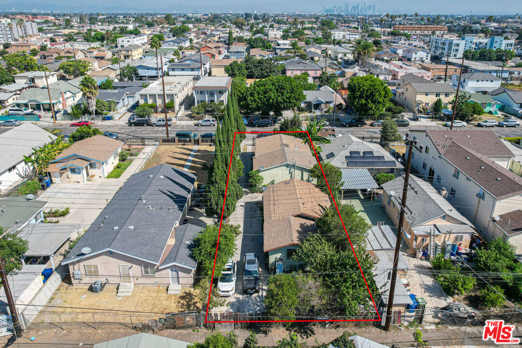 606 W 78th Street Property Photo 15