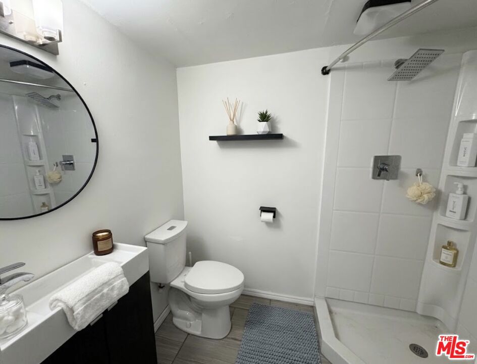 3957 Tivoli Avenue Property Photo 18