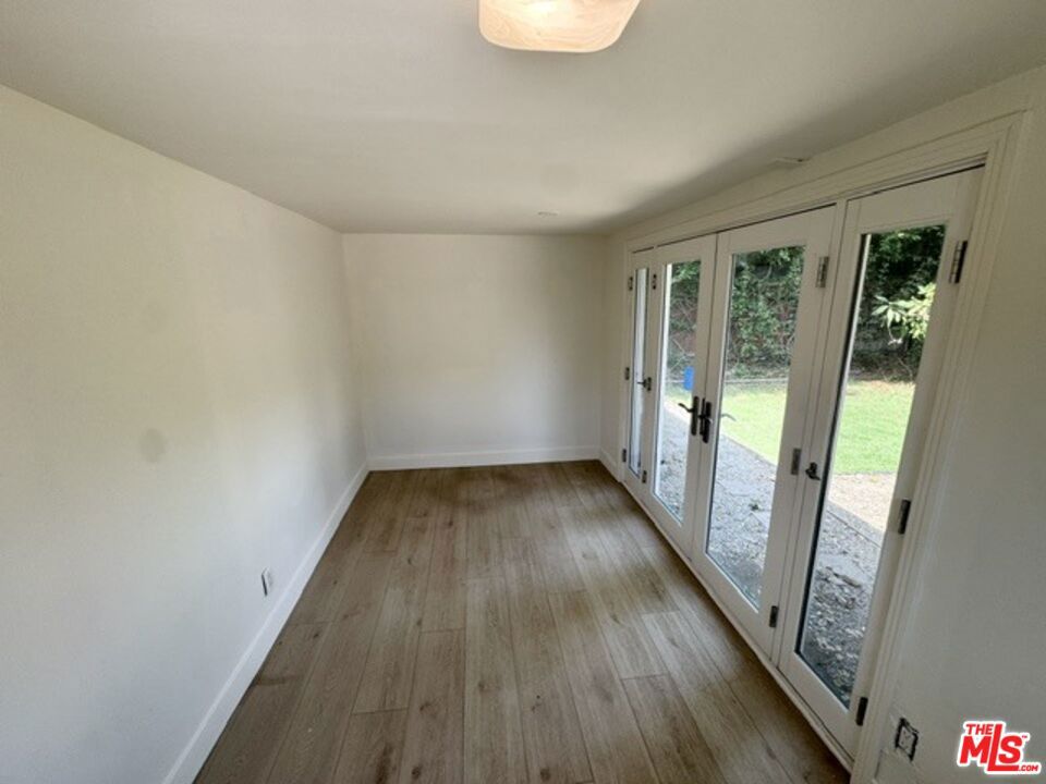 3957 Tivoli Avenue Property Photo 32