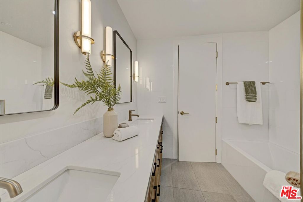 7560 Hollywood Boulevard 106 Property Photo 15