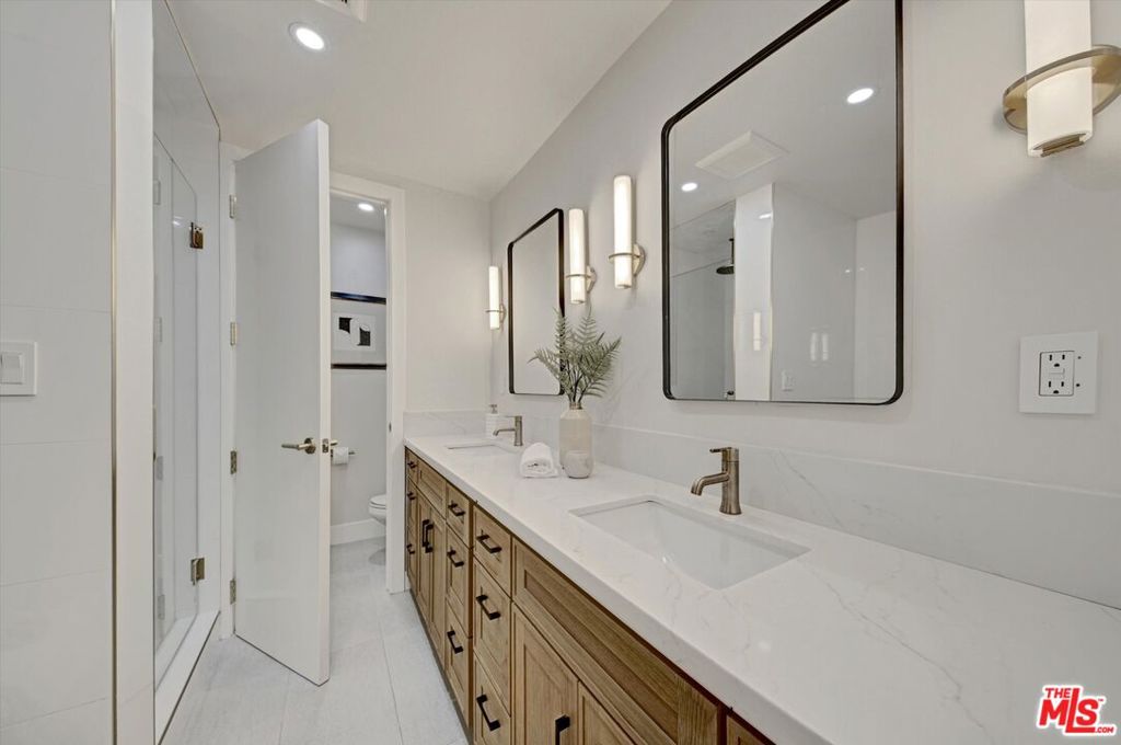 7560 Hollywood Boulevard 106 Property Photo 16